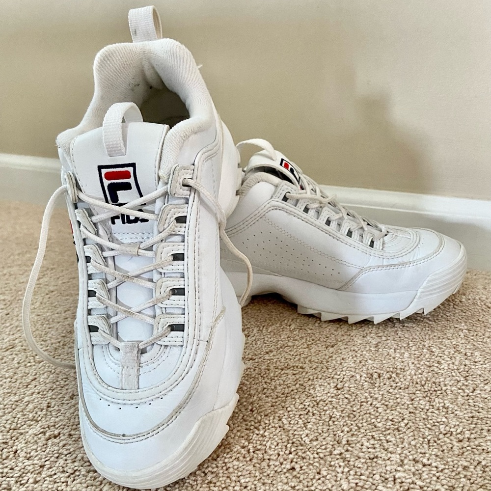 *SOLD* FILA Disruptor II Girls shoes size 5 also equivalent